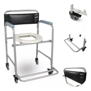 A imagem mostra uma cadeira de banho para idosos, com estrutura reforçada e dobrável. Possui assento higiênico com abertura central, encosto e apoios de braços ergonômicos, proporcionando segurança, conforto e praticidade no cuidado diário de pessoas com mobilidade reduzida.